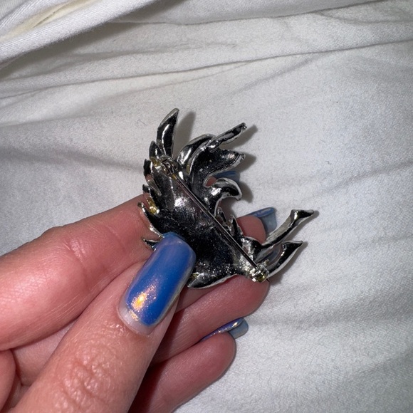 Elegant Gold and Silver Brooch - Picture 2 of 2